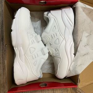 Propét Women's Stability Walker Strap Walking Shoe 8,5